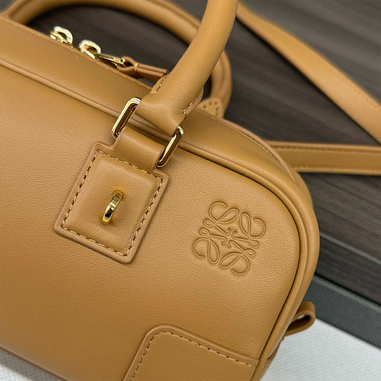 LOEWE Amazona 23 Cropped bag in nappa calfskin