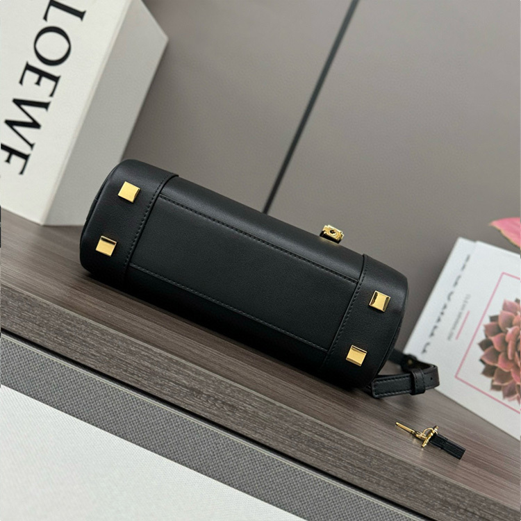 LOEWE Amazona 23 Cropped bag in nappa calfskin