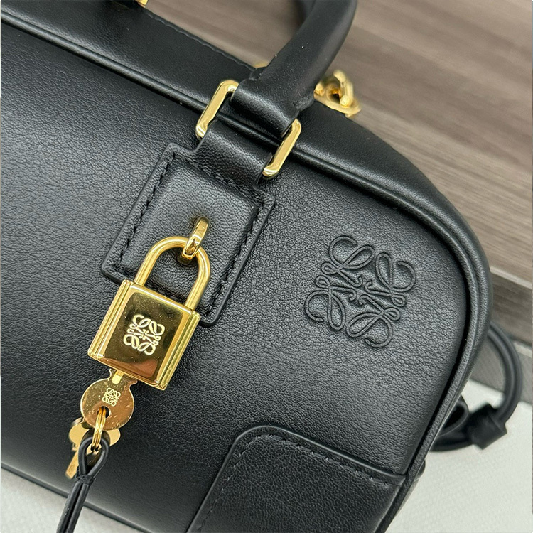LOEWE Amazona 23 Cropped bag in nappa calfskin