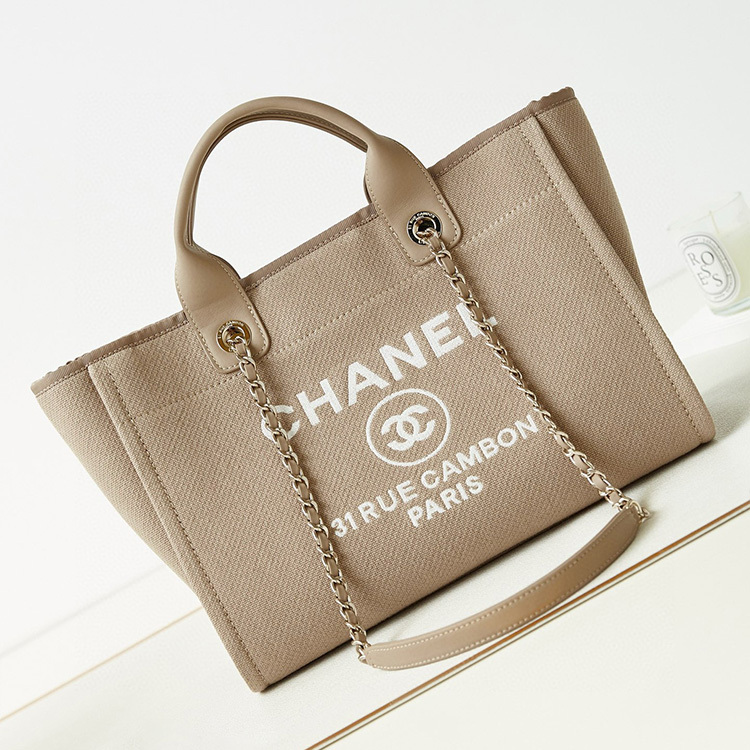 CHANEL SHOPPING BAG