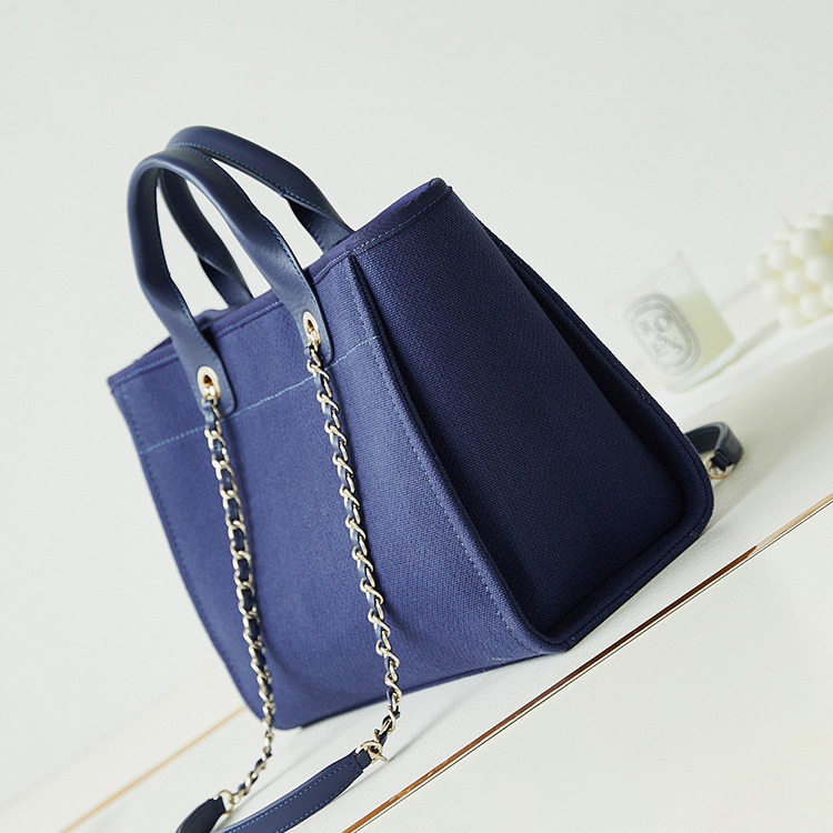 CHANEL SHOPPING BAG