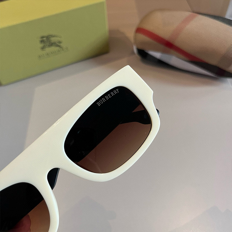 BURBERRY Women&Men Sunglasses