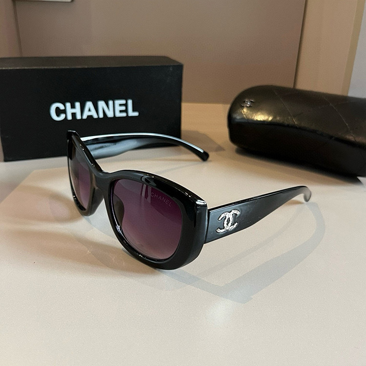 CHANEL Sunglasses