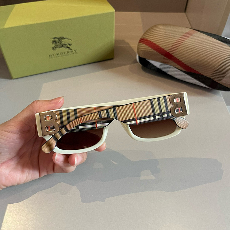 BURBERRY Women&Men Sunglasses