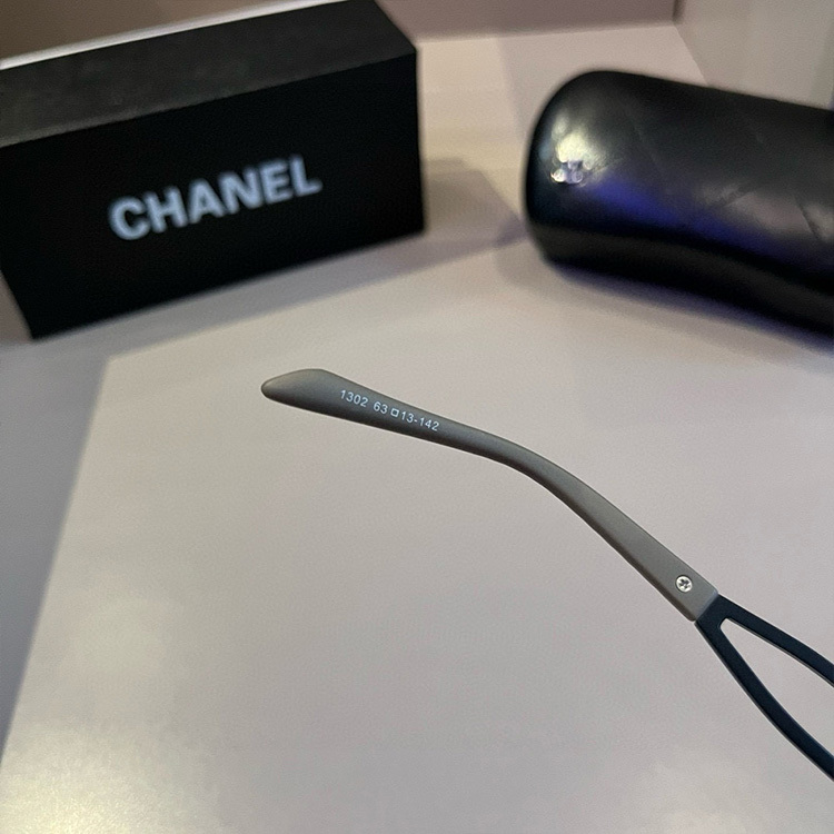 CHANEL Sunglasses