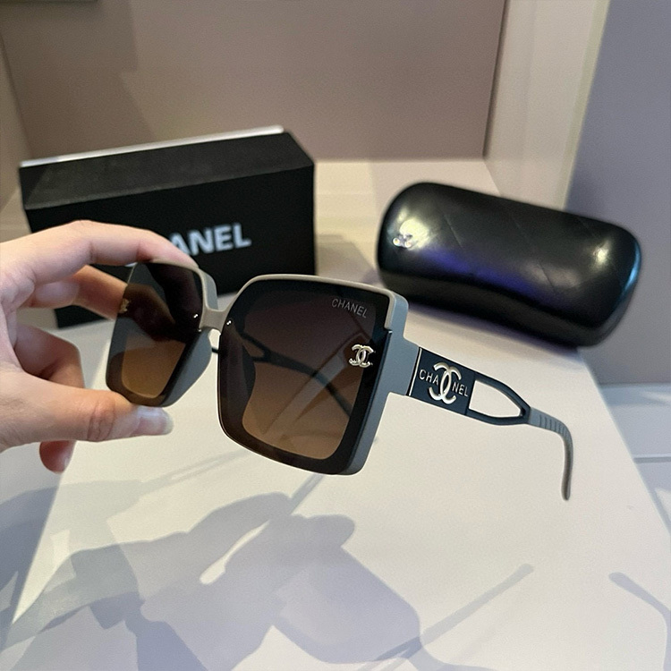 CHANEL Sunglasses