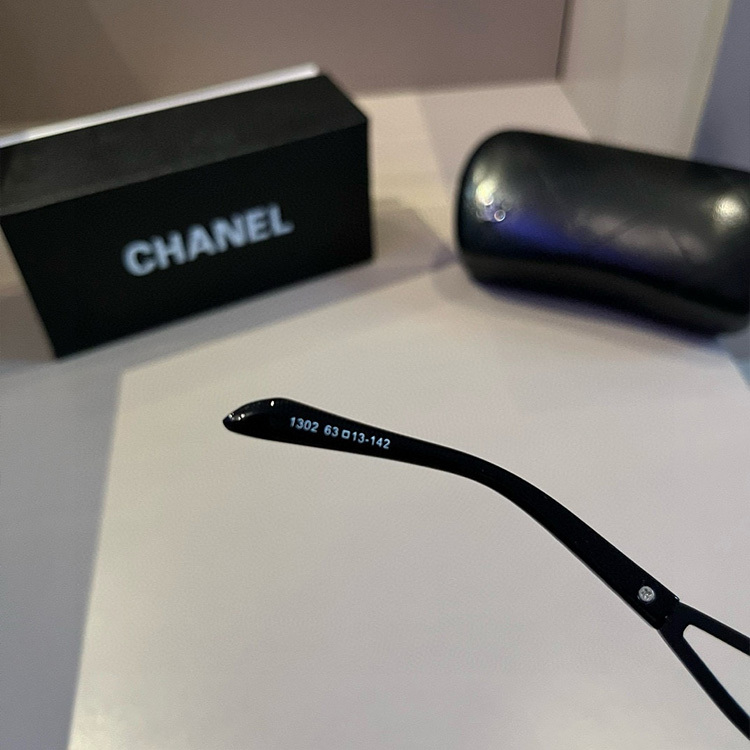 CHANEL Sunglasses