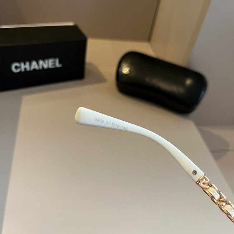 CHANEL Women's Fashion Sunglasses