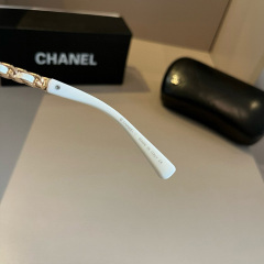CHANEL Women's Fashion Sunglasses