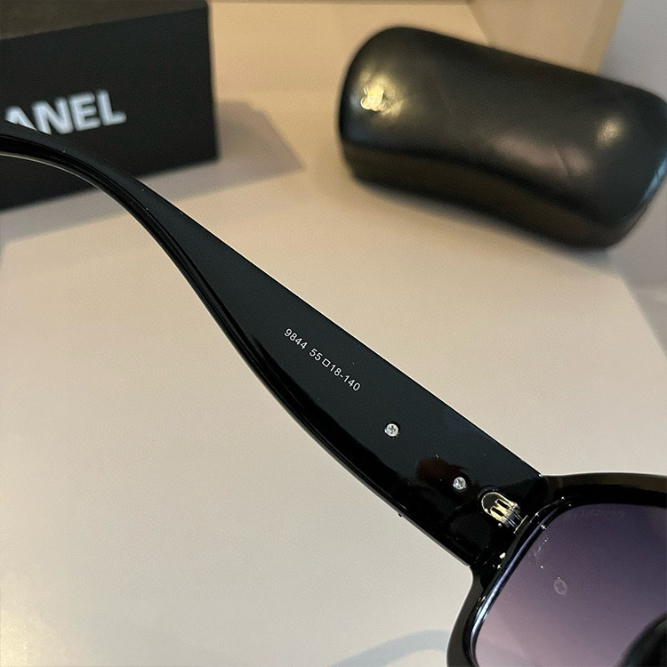 CHANEL Women's Fashion Sunglasses