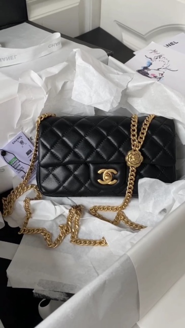 CHANEL Shoulder Bag