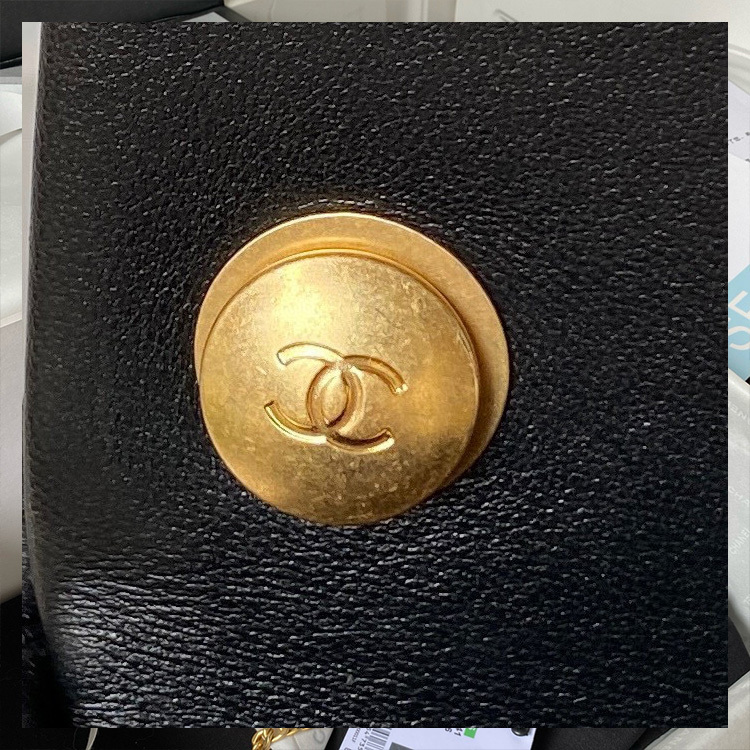 CHANEL Shoulder Bag