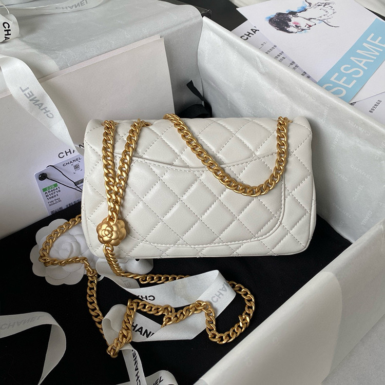 CHANEL Shoulder Bag