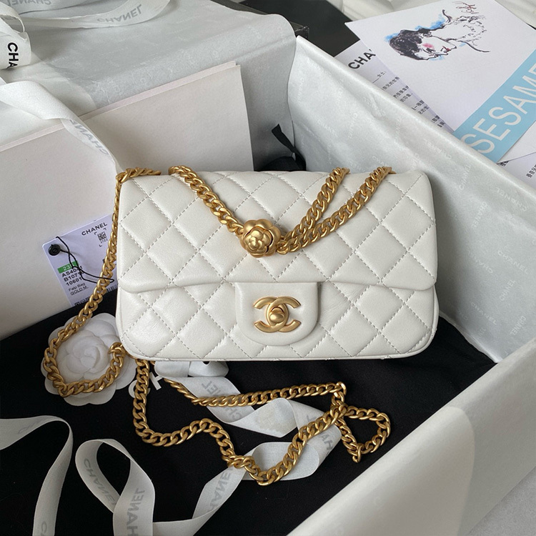 CHANEL Shoulder Bag