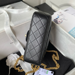 CHANEL Shoulder Bag