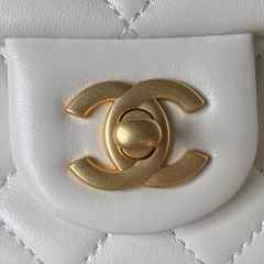 CHANEL Shoulder Bag
