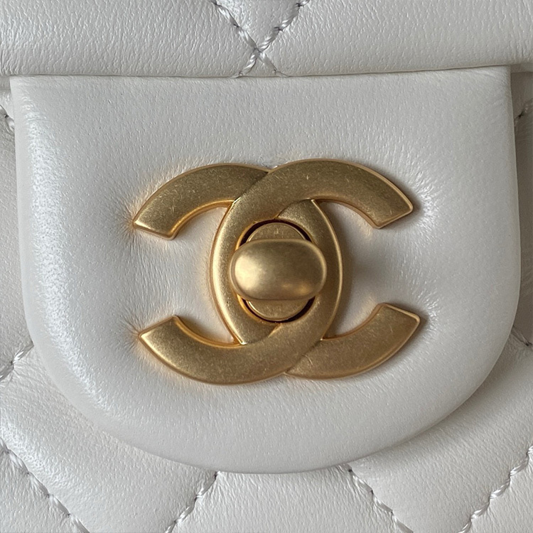 CHANEL Shoulder Bag