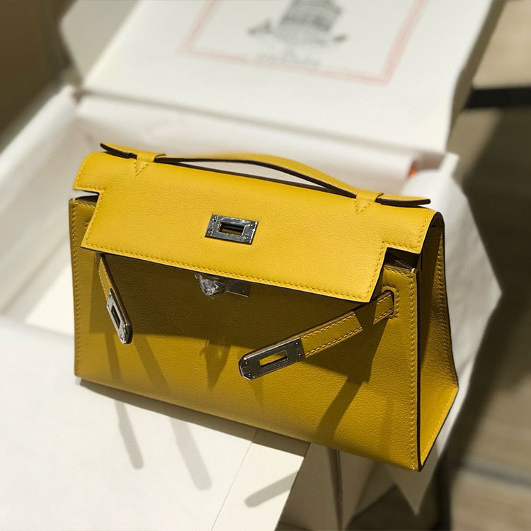 HERMES 𝖪𝖾𝗅𝗅𝗒 𝖯𝗈𝖼𝗁𝖾𝗍𝗍𝖾 Handbag