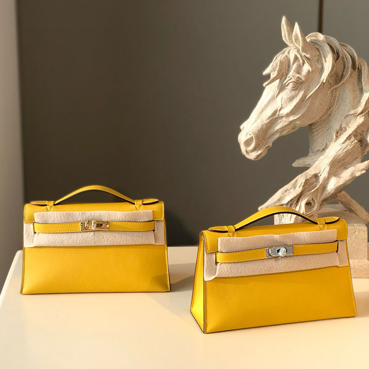 HERMES 𝖪𝖾𝗅𝗅𝗒 𝖯𝗈𝖼𝗁𝖾𝗍𝗍𝖾 Handbag