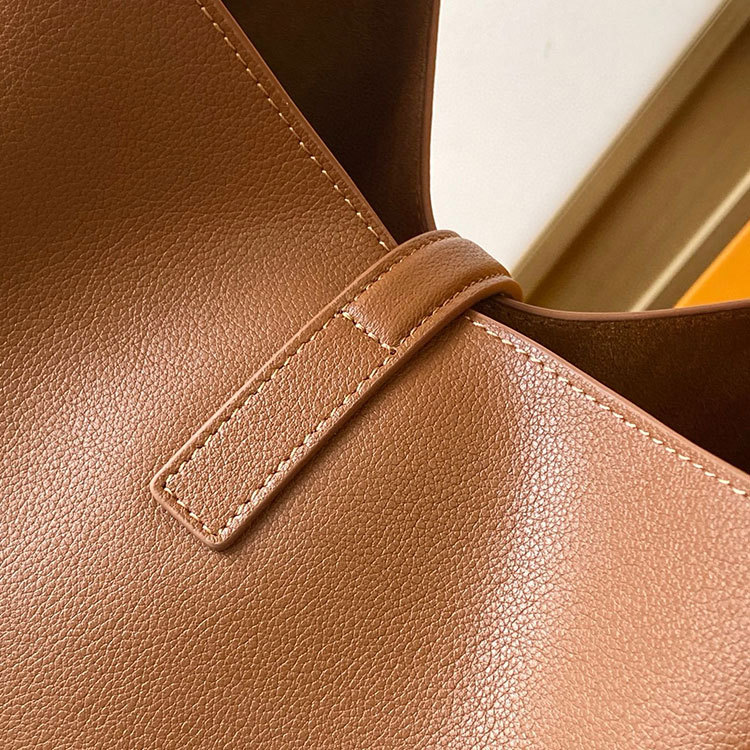 YSL LE 5 À 7 SUPPLE LARGE BAG