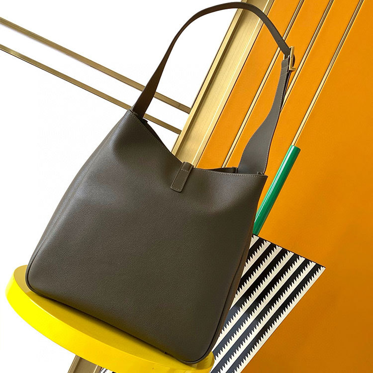 YSL LE 5 À 7 SUPPLE LARGE BAG