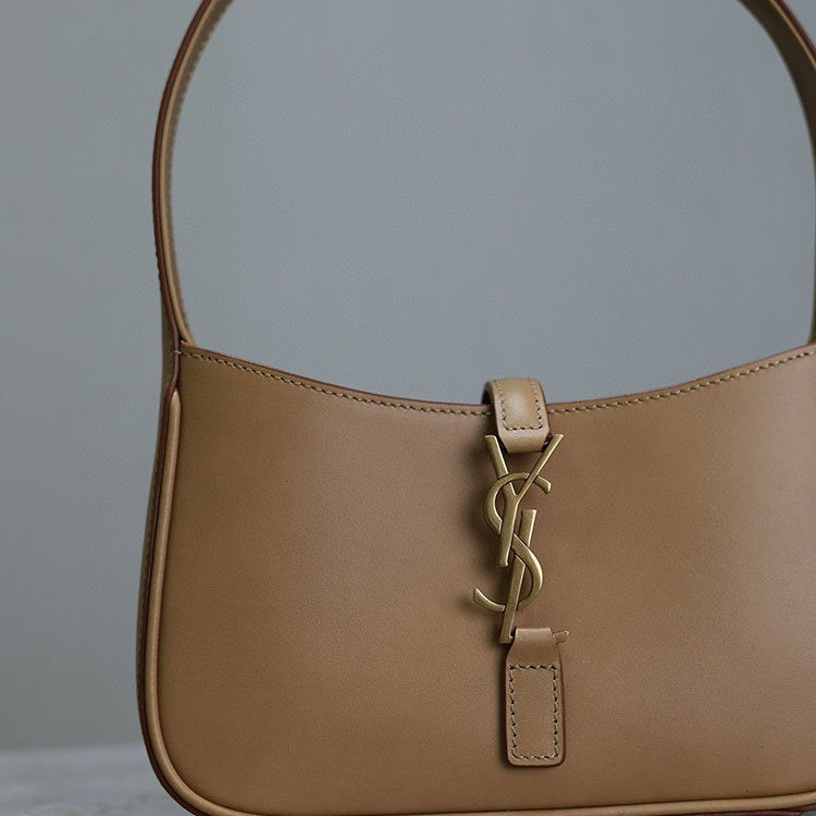 YSL MINI LE 5 À 7 Shoulder bag