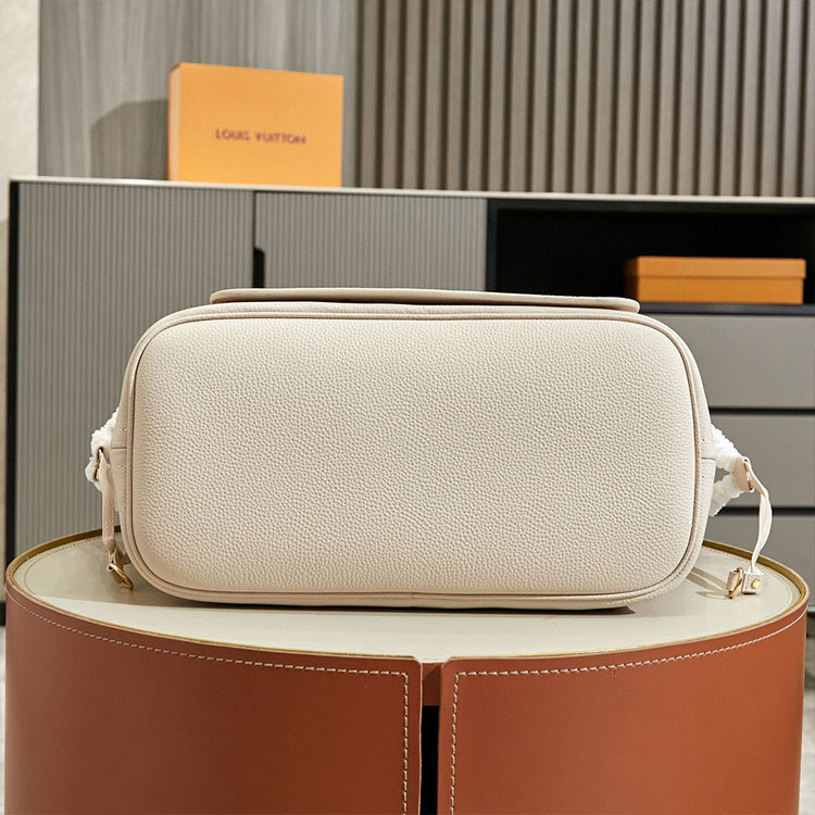 LV Neverfull MM Tote Bag