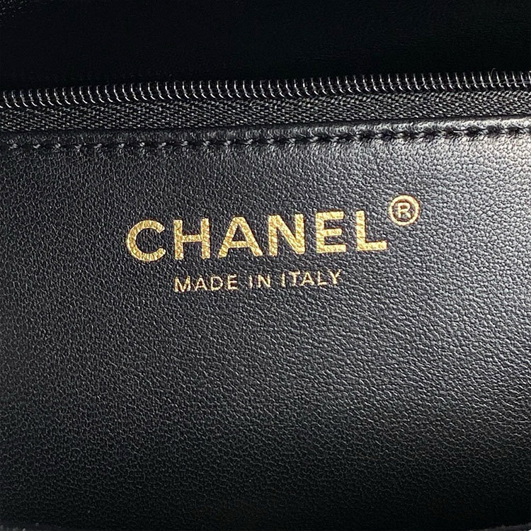 CHANEL Flap Bag 25cm