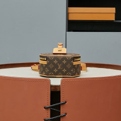 LV Mini Boite Chapeau