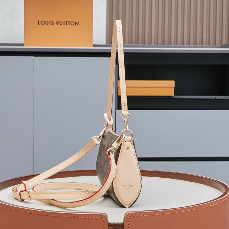 LV Pochette Tirette bag