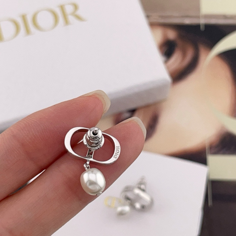 DIOR EARRING