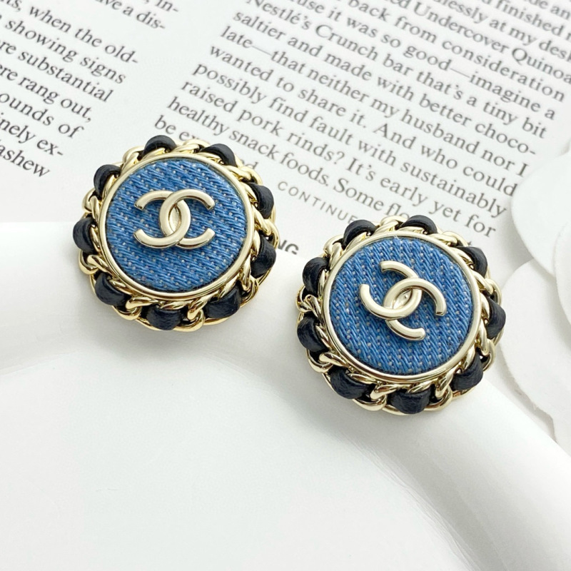 CHANEL EARRING