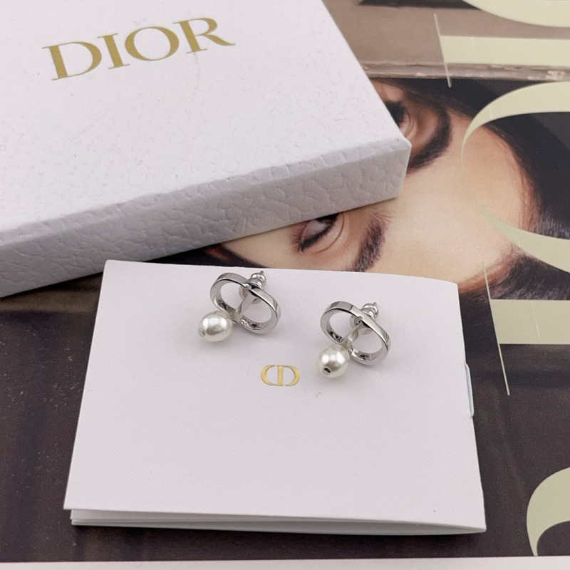 DIOR EARRING