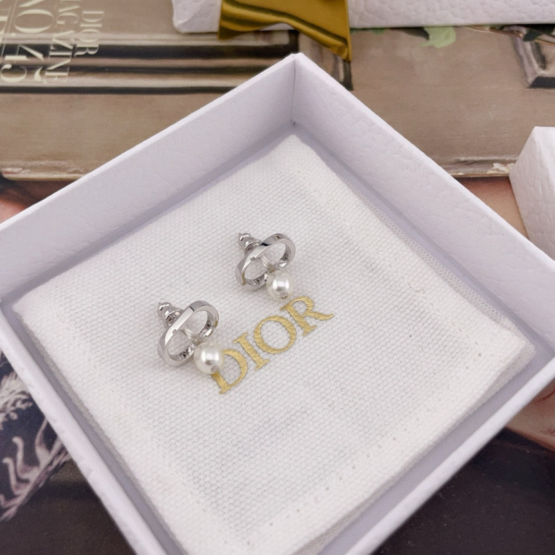 DIOR EARRING