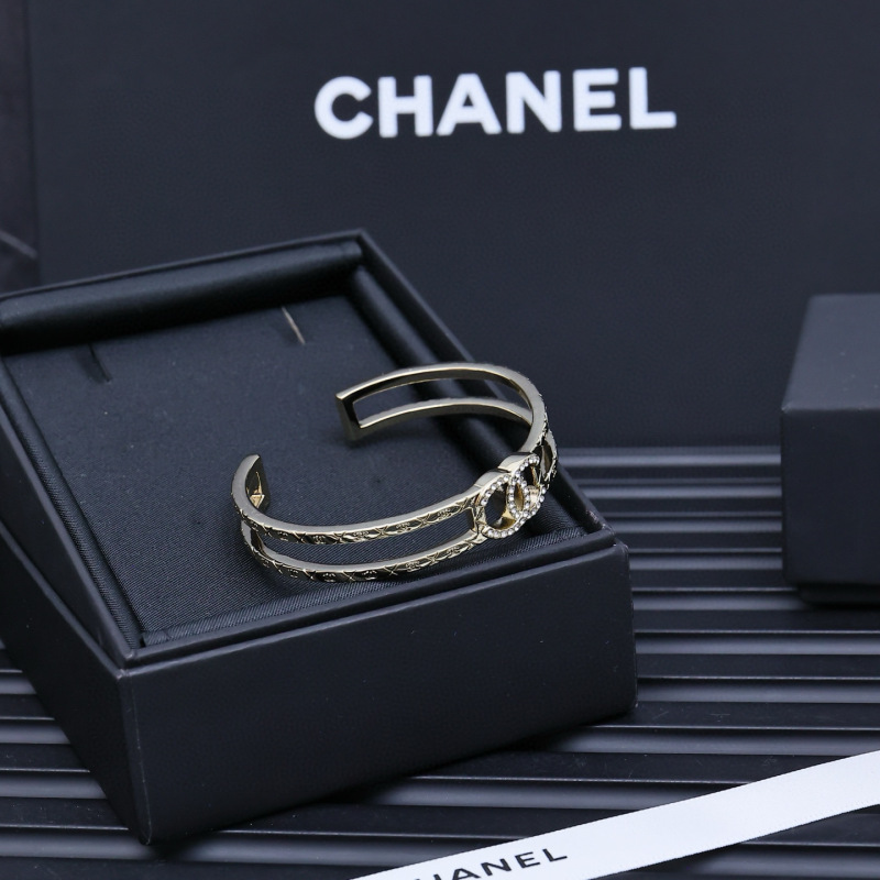 CHANEL Bracelet