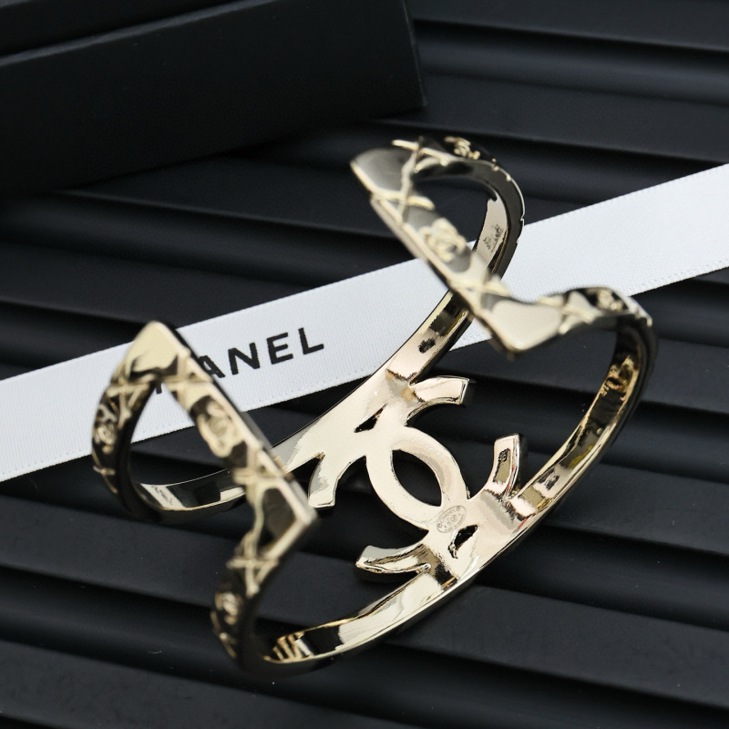 CHANEL Bracelet