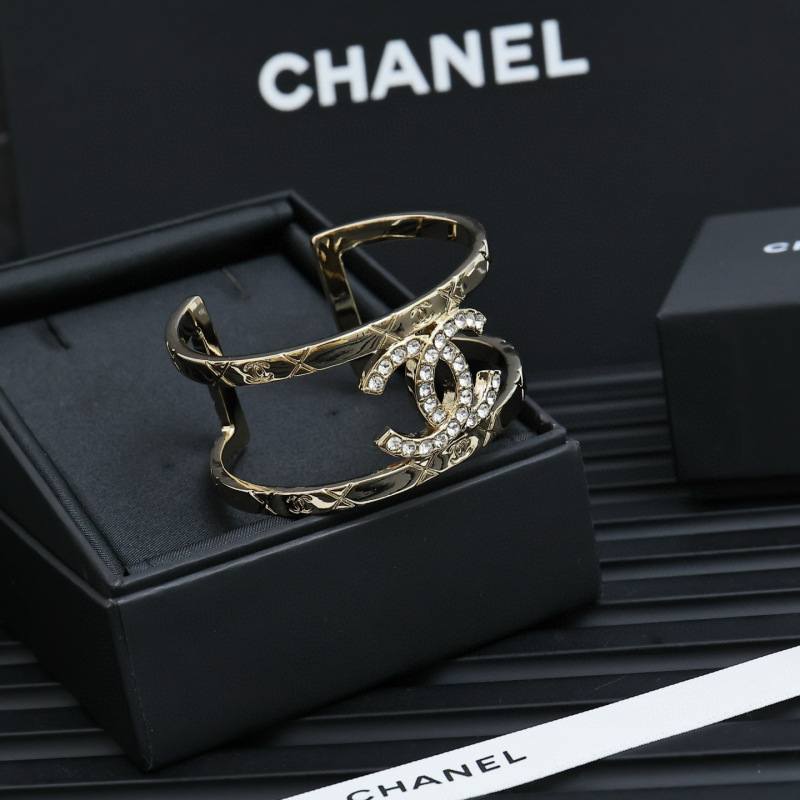 CHANEL Bracelet