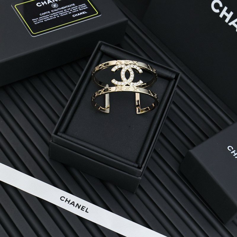 CHANEL Bracelet