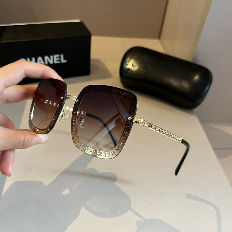 CHANEL Women's Fashion Sunglasses