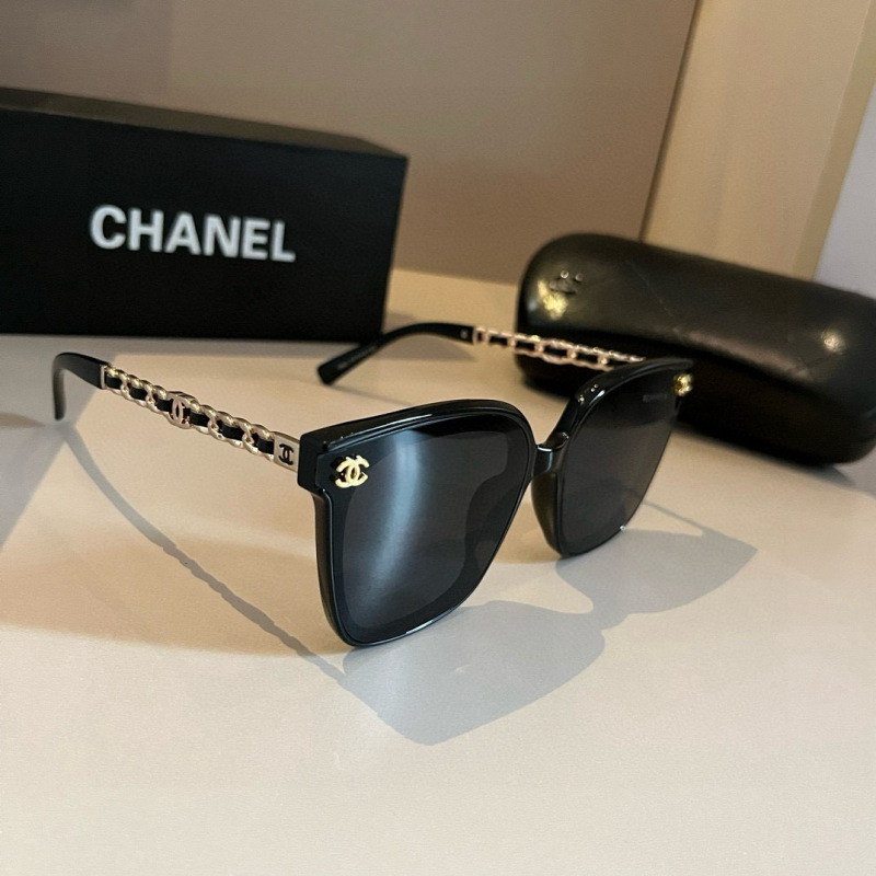CHANEL Women's Fashion Sunglasses