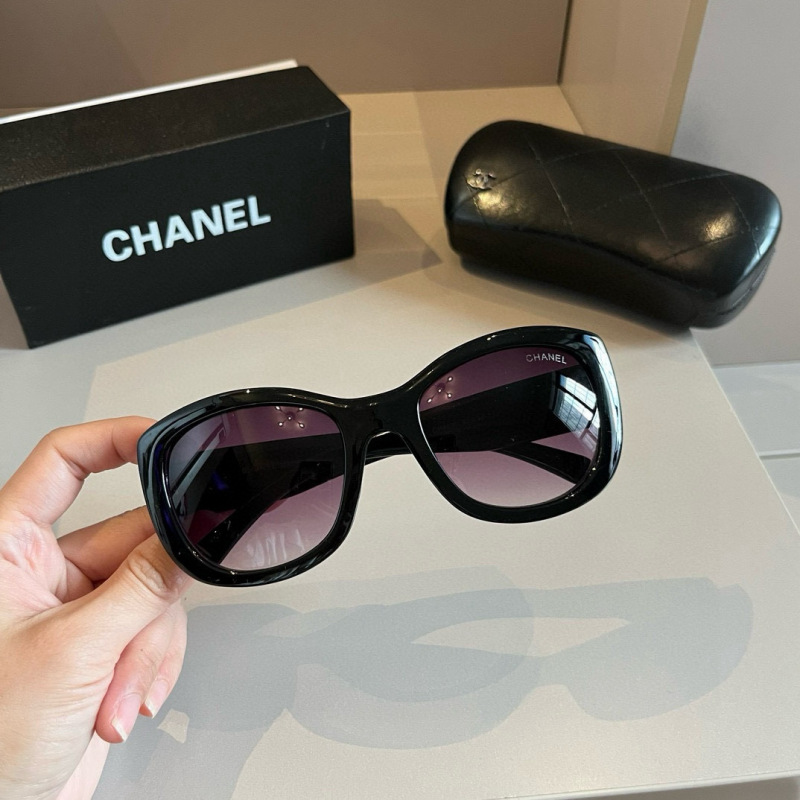 CHANEL Women's Fashion Sunglasses