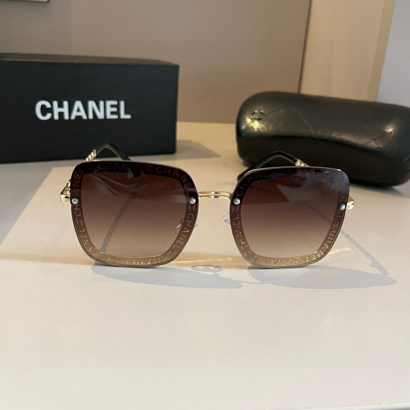 CHANEL Women's Fashion Sunglasses
