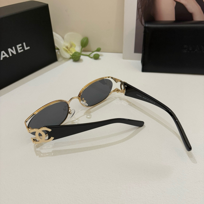 CHANEL Women's Fashion Sunglasses