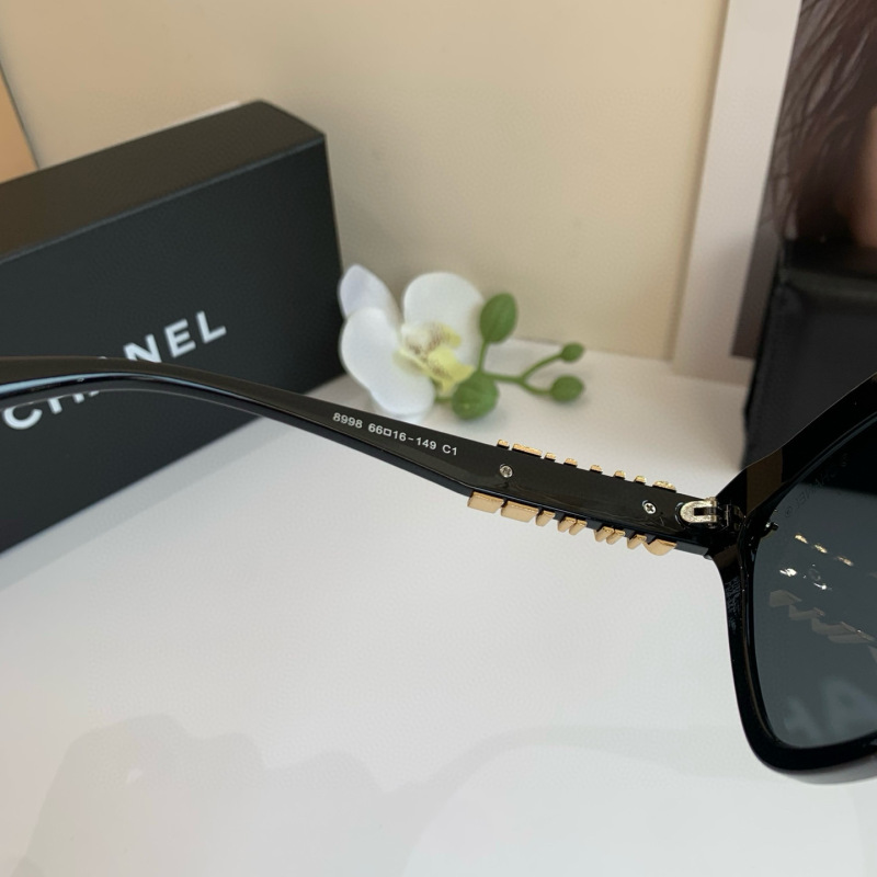 CHANEL Women's Fashion Sunglasses