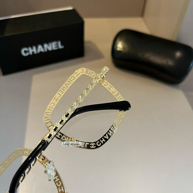 CHANEL Women's Fashion Sunglasses