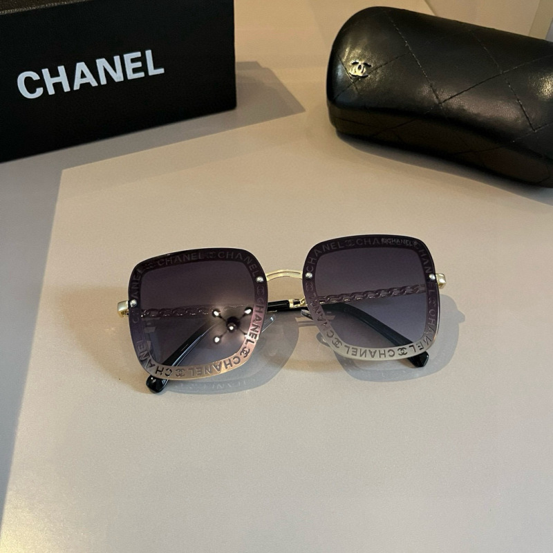 CHANEL Women's Fashion Sunglasses