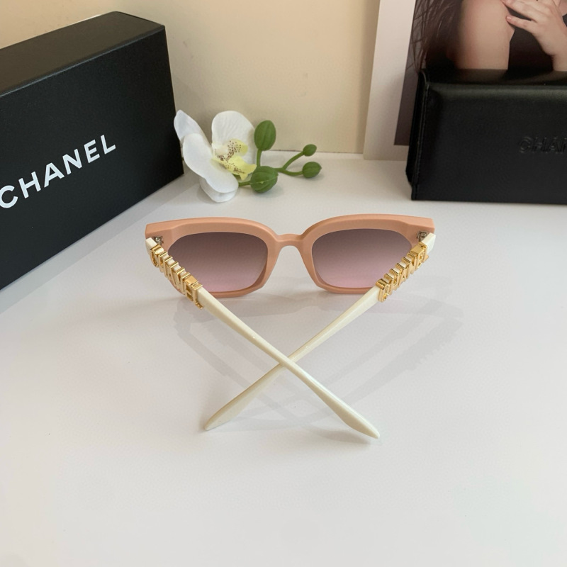 CHANEL Women's Fashion Sunglasses