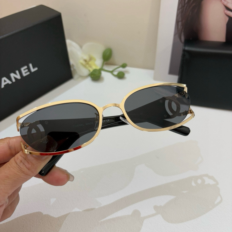 CHANEL Women's Fashion Sunglasses