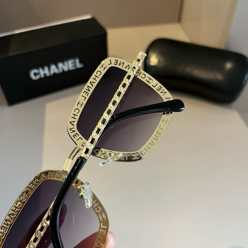 CHANEL Women's Fashion Sunglasses