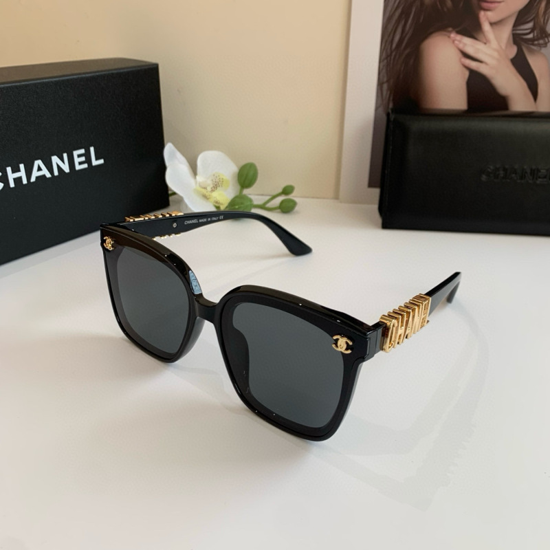 CHANEL Women's Fashion Sunglasses